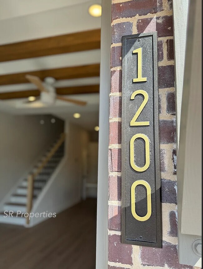 1200 Windsor Sq in Birmingham, AL - Building Photo - Building Photo