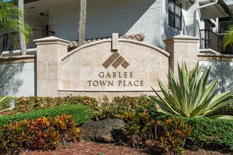 Gables Town Place in Boca Raton, FL - Building Photo - Building Photo