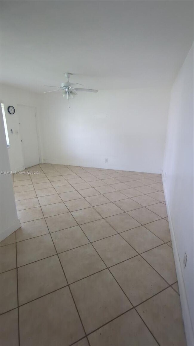 1546 Arthur St in Hollywood, FL - Building Photo - Building Photo