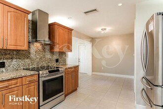 9540 NW 25th St in Sunrise, FL - Building Photo - Building Photo