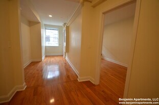 123 Sutherland Rd, Unit B in Boston, MA - Building Photo