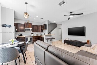712 SW 2nd Way in Pompano Beach, FL - Building Photo - Building Photo