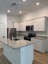 10408 Norvell Rd in Spring Hill, FL - Building Photo - Building Photo