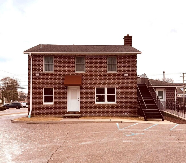 135 E Main St in East Islip, NY - Building Photo - Building Photo