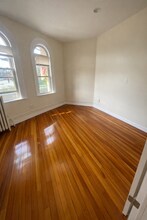 58 Hemenway St, Unit 12 in Boston, MA - Foto de edificio - Building Photo