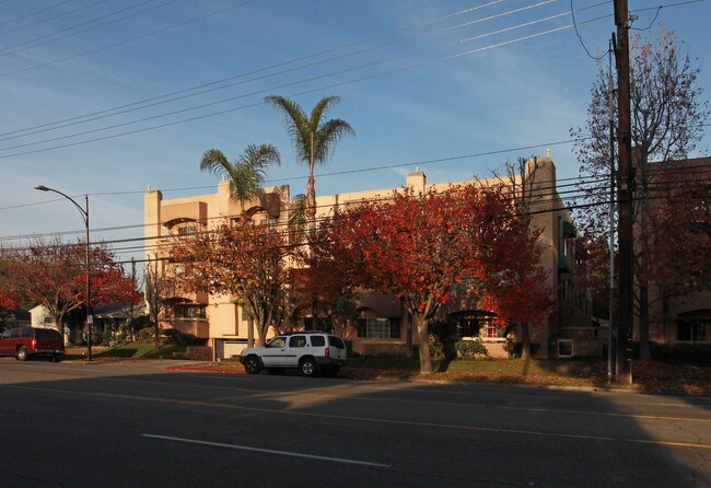 345 W Alameda Ave in Burbank, CA - Building Photo - Building Photo