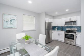 Barclay Apartments in Vineland, NJ - Building Photo - Interior Photo