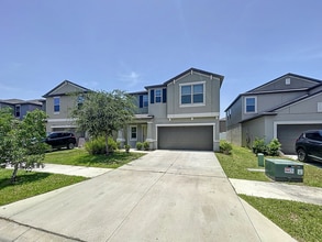 3721 Daisy Bloom Pl in Tampa, FL - Building Photo - Building Photo