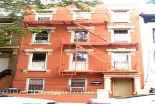 807 Quincy St in Brooklyn, NY - Building Photo