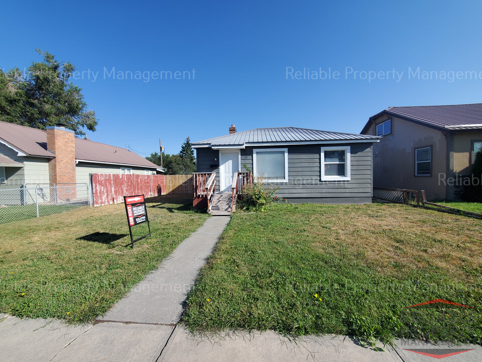 370 W 18th St, Unit B in Idaho Falls, ID - Building Photo