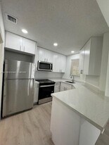18344 NW 68th Ave in Hialeah, FL - Building Photo