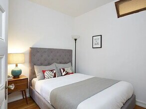 210 E 17th St in New York, NY - Building Photo - Building Photo