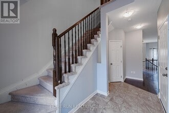 19 Dundalk Private in Ottawa, ON - Building Photo - Building Photo