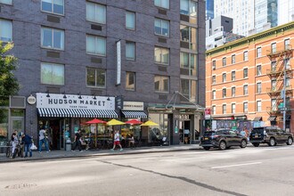 Port 10 in New York, NY - Building Photo - Building Photo