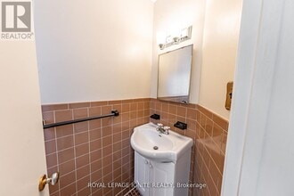 83 Deep Dene Dr in Toronto, ON - Building Photo - Building Photo