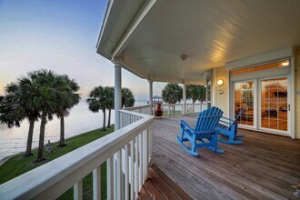 22621 Bay Point Dr in Galveston, TX - Building Photo - Building Photo