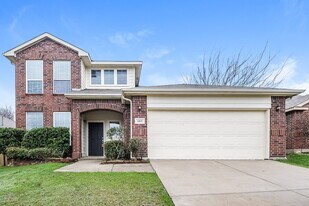 4805 Barnhill Ln in Fort Worth, TX - Building Photo