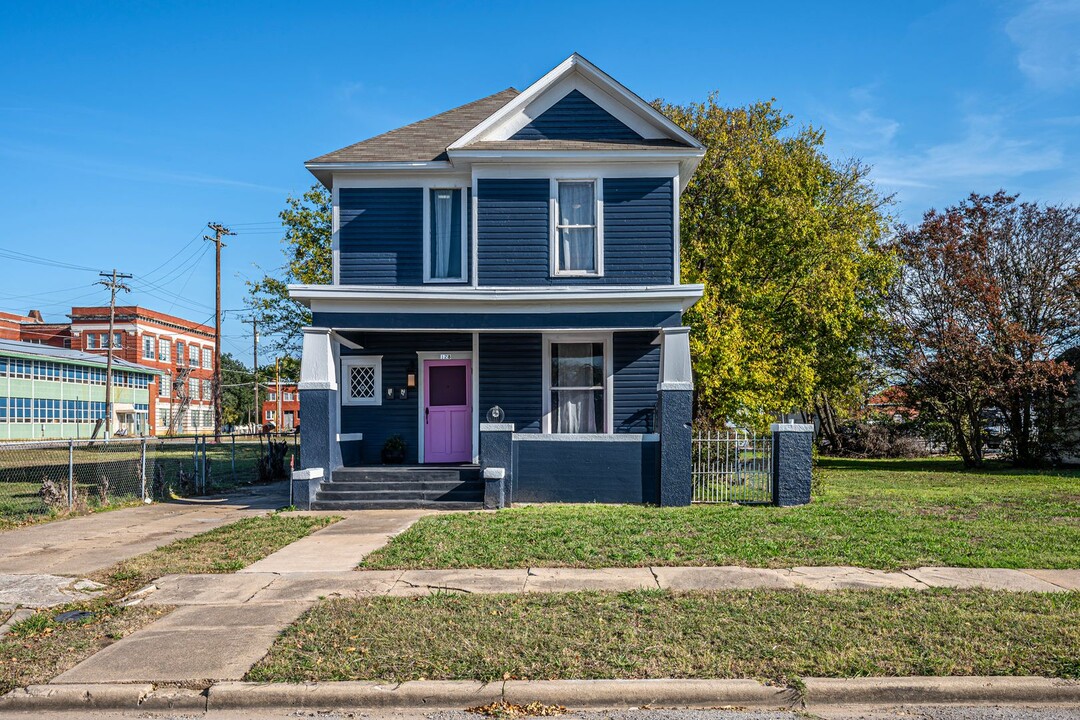 128 A St NW in Ardmore, OK - Building Photo