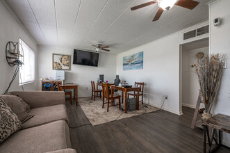 Village Place in Odessa, TX - Foto de edificio - Interior Photo