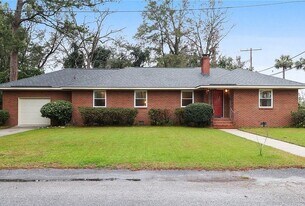 3120 Fennel St in Thunderbolt, GA - Building Photo