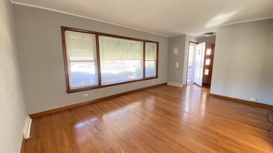 9225 S Euclid Ave in Chicago, IL - Building Photo - Building Photo