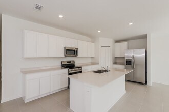2906 Pennachio Dr in Lake Wales, FL - Building Photo - Building Photo