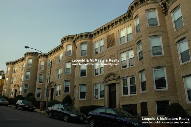 15 Mount Hood Rd, Unit 4 in Boston, MA - Foto de edificio