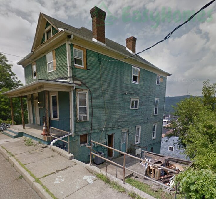2210 Lane E in Wheeling, WV - Foto de edificio