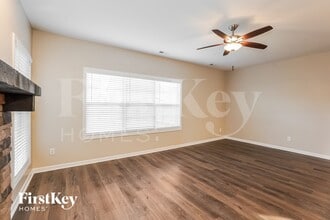 1523 Kingbird Dr in Clarksville, TN - Foto de edificio - Building Photo