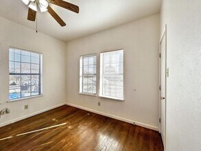 902 W Craig Pl in San Antonio, TX - Building Photo - Building Photo