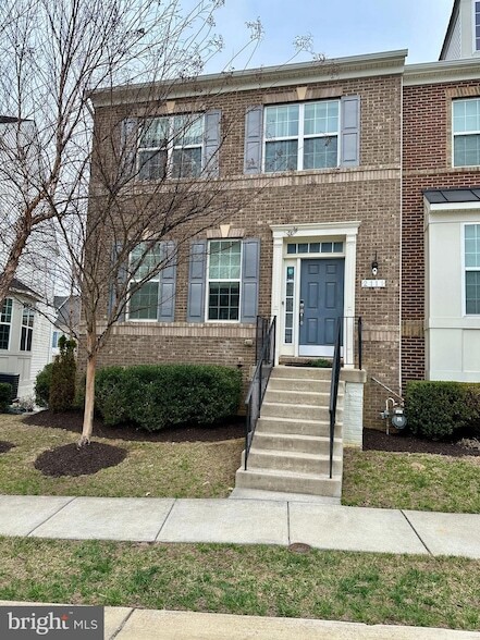 property at 2111 Garden Grove Ln