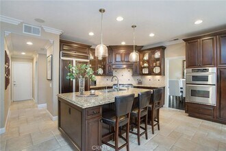 20 Amato in Mission Viejo, CA - Foto de edificio - Building Photo