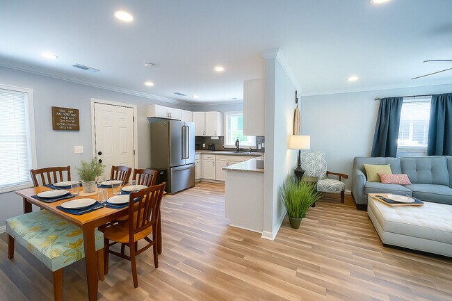 3830 Manchester Dr in Charlotte, NC - Building Photo - Building Photo