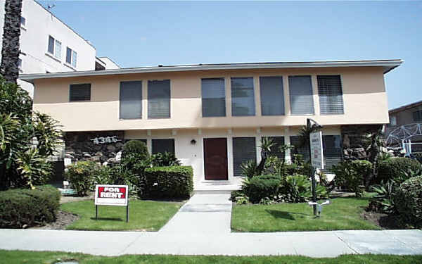 4346 Mammoth Ave in Sherman Oaks, CA - Building Photo