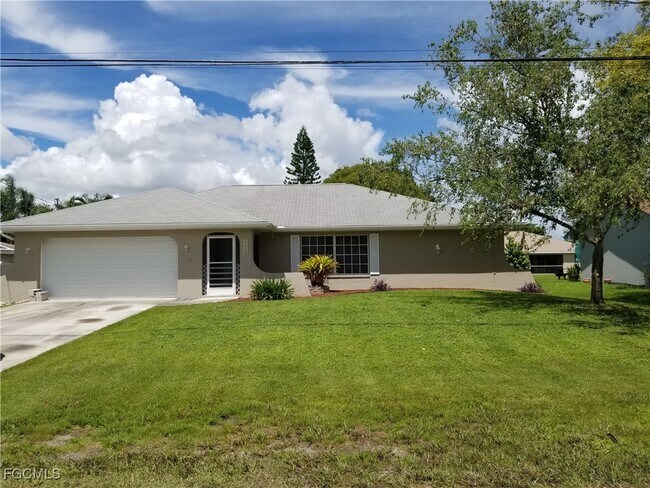 property at 1423 SE 19th St
