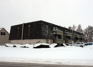 Portage View Apartments in Fostoria, OH - Building Photo - Building Photo