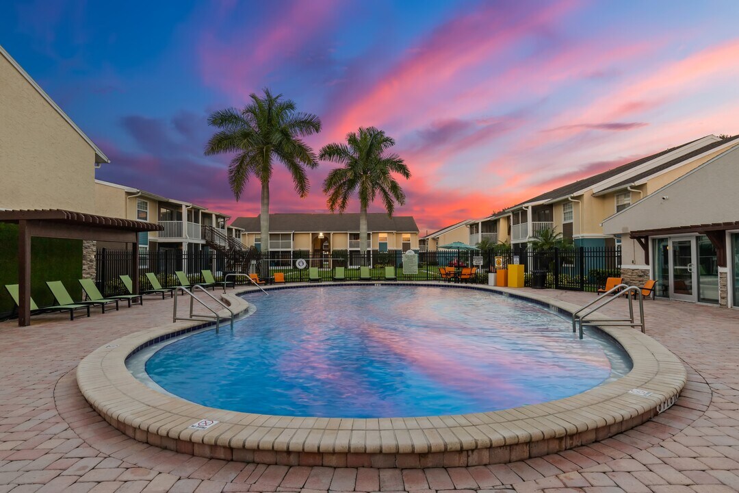 Belleza in Kissimmee, FL - Foto de edificio