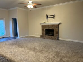 800 E 92nd St in Odessa, TX - Foto de edificio - Building Photo