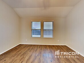 3025 Iris Dr in Lancaster, TX - Building Photo - Building Photo