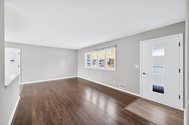 3953 Arthur St NE in Minneapolis, MN - Foto de edificio - Building Photo