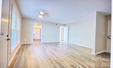 4615 Coronado Dr in Charlotte, NC - Building Photo - Building Photo