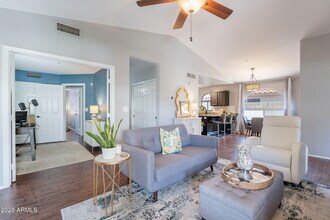 8846 E Windrose Dr in Scottsdale, AZ - Building Photo - Building Photo