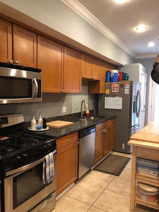 1135 Hull St in Baltimore, MD - Building Photo - Building Photo