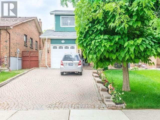 38 Carter Dr in Brampton, ON - Building Photo