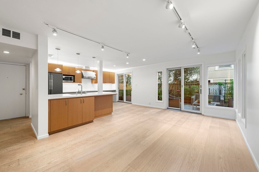 2121 Laguna St in San Francisco, CA - Building Photo