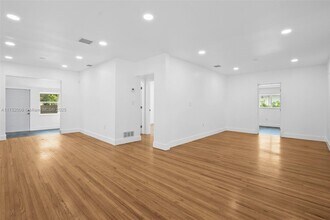 441 De Soto Dr in Miami Springs, FL - Building Photo - Building Photo