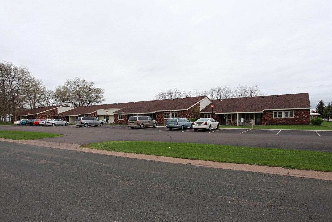 Fair Oaks Apartments in Saint Croix Falls, WI - Building Photo