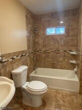 8 Caton Terrace in Caldwell, NJ - Building Photo - Building Photo