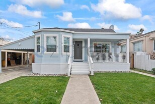 1337 Acacia St in Pittsburg, CA - Building Photo