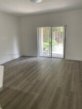 5725 NW 114th Path in Doral, FL - Building Photo - Building Photo